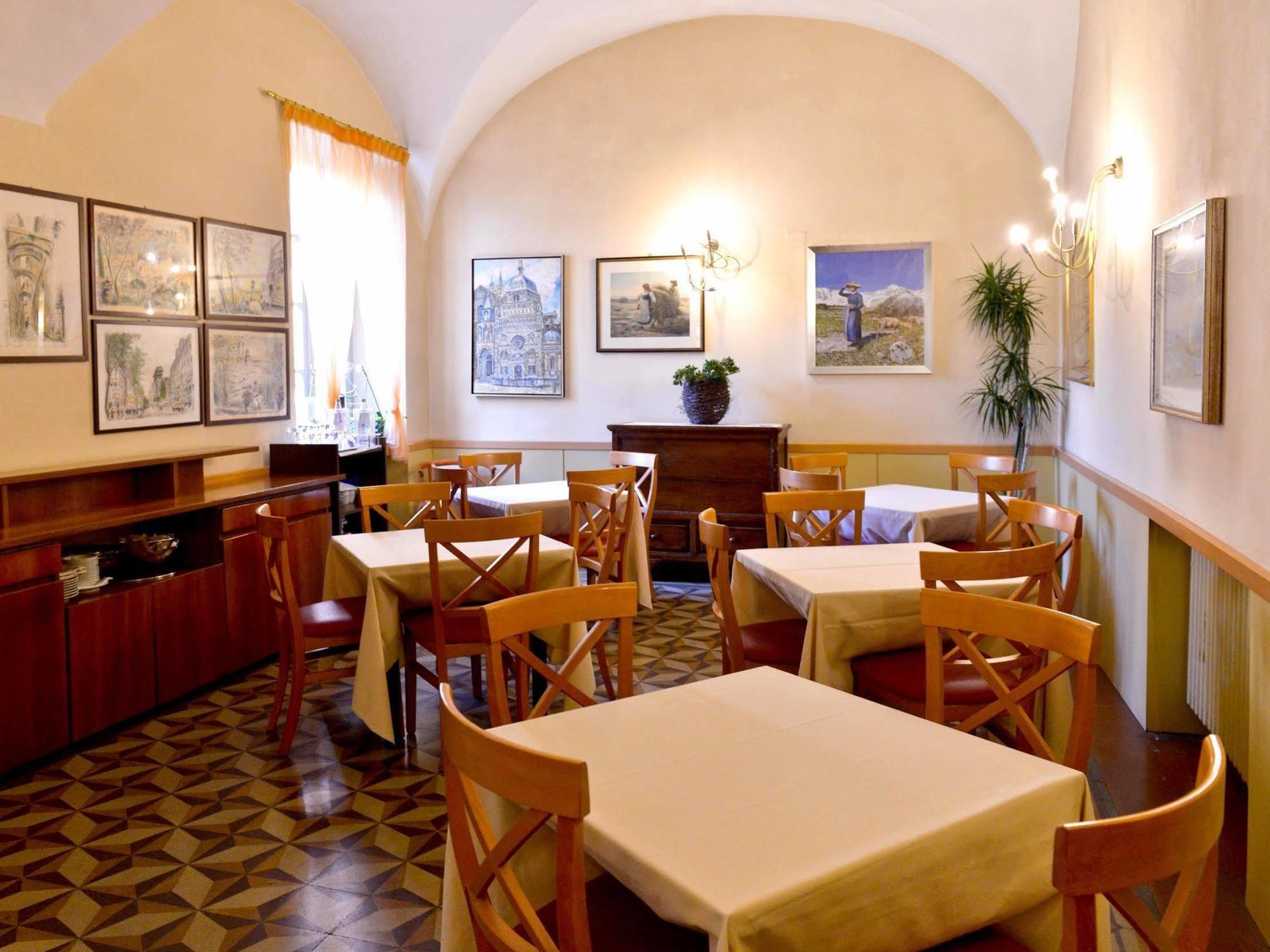 Albergo Ristorante Della Torre Trescore Balneario Esterno foto